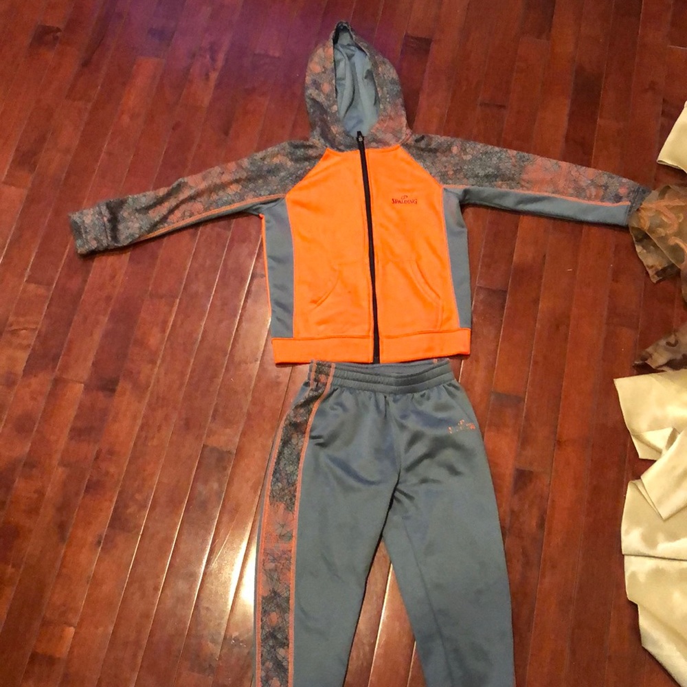 Spaulding sweat suit